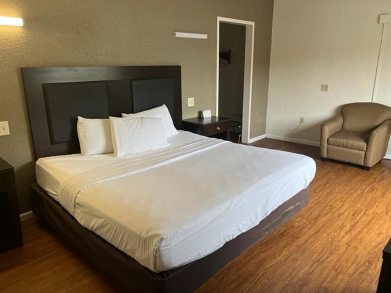 Posh Inn & Suites 威斯康星拉皮兹 客房 照片