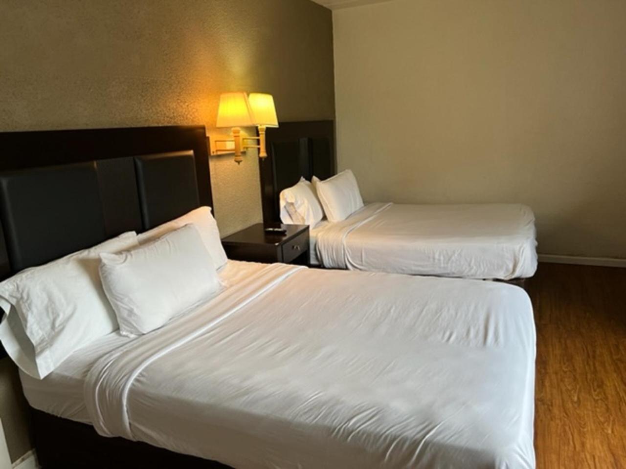 Posh Inn & Suites 威斯康星拉皮兹 客房 照片